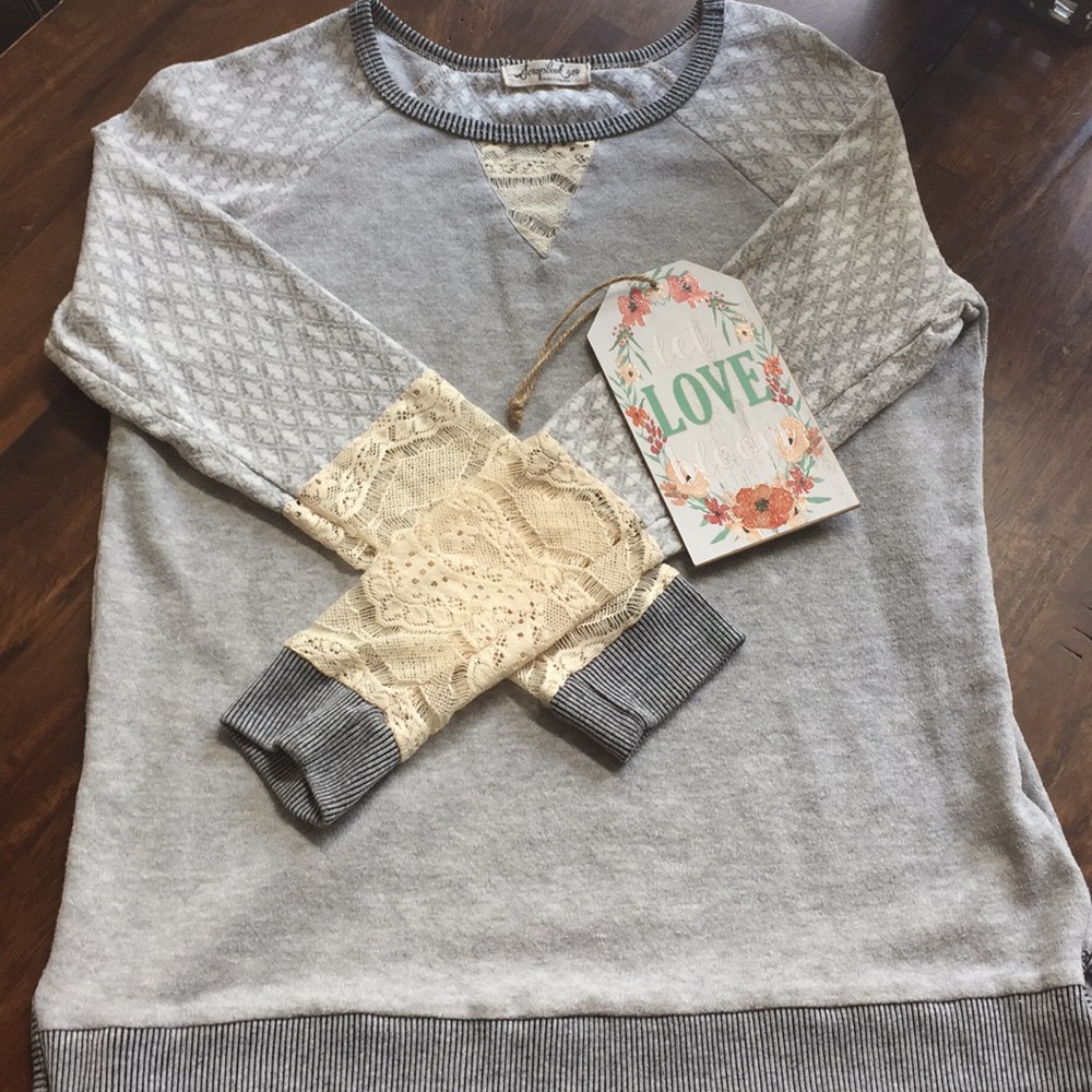 Scrapbook Women's Grey Cream Crochet Patchwork Pullover Top Size Medium
